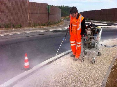 Joint dilatation dans Ilots béton désactivé et bordure I 1 ou 2